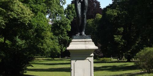 Statue im Lennépark in Frankfurt (Oder), Foto: Peter Gudlowski
