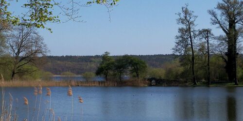 Gutspark Petzow - Blick über den Haussee zum Schwielowsee, Foto: Yvonne Schmiele