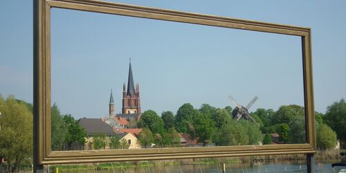 Süffiger Wein und Räucherfisch an der Havel