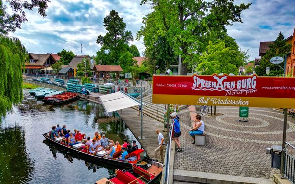 Kahnabfahrt Spreehafen, Foto: Tino Meier, Lizenz: Spreehafen Burg