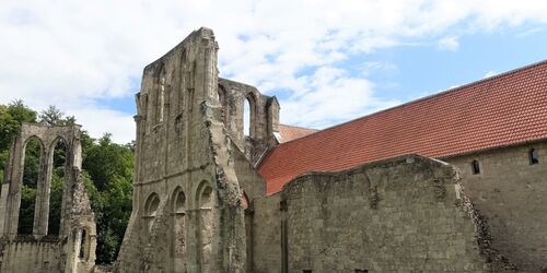 Südharzer Quellhöhlen, Klosterwelten und Waldglas