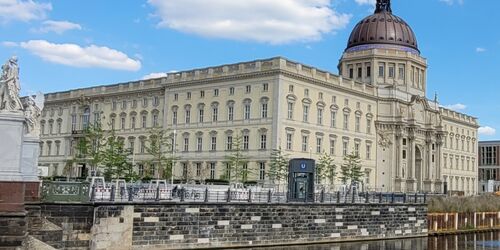 Entlang der Spree durch die Mitte Berlins