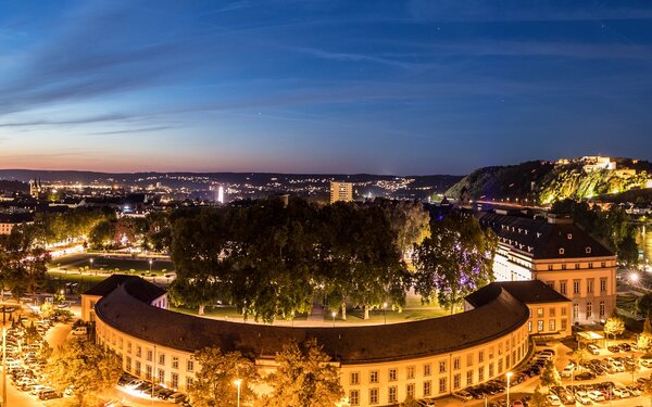 Kurfürstliches Schloss bei Nacht, Foto: Koblenz-Touristik GmbH, Dominik Ketz