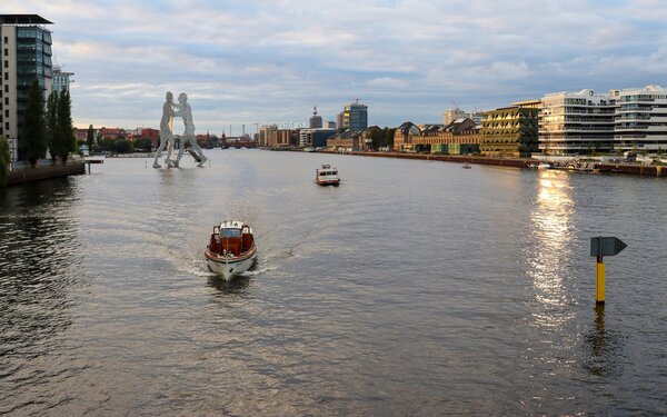 Spree mit den Molecule Man, Foto: enjoy_berlin/pixabay.com