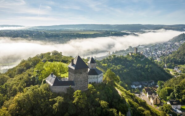 Oberburg und Matthiaskapelle, Foto: Dominik Ketz, Tourist-Information Sonnige Untermosel