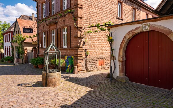 Theresienstraße in Rhodt unter Rietburg, Foto: Heimatlichter GmbH, Pfalz Touristik