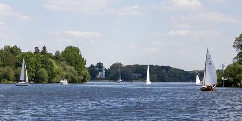 Pfaueninsel vom Wasser aus, Foto: André Stiebitz, Lizenz: PMSG