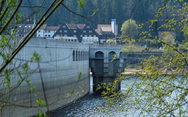 Schwarzenbach-Talsperre, Foto: Helfmann, Wikipedia, CC BY-SA