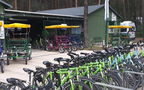 Radstützpunkt von iba-aktiv-tours im Familienpark Großkoschen, Foto: iba-aktiv-tours, Lizenz: iba-aktiv-tours