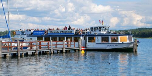 Schifffahrt auf dem Scharmützelsee, Anlegestelle Wendisch Rietz, Foto: Danny Morgenstern, Lizenz: Tourismusverein Scharmützelsee