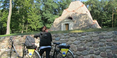 Pyramide Garzau, Foto: Sandra Ziesig, Lizenz: Seenland Oder-Spree