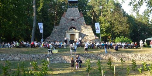 Konzert 2015 vor der Pyramide Garzau, Foto: ürgen Reimann