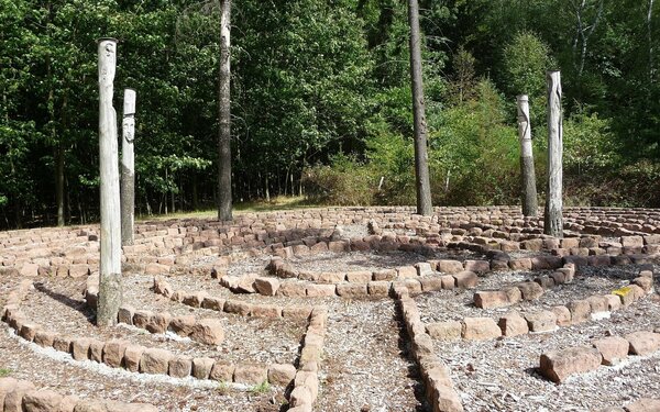 Labyrinth Lebenspfad Alsenborn, Foto: Immanuel Giel, CC BY-SA 4.0, https://commons.wikimedia.org