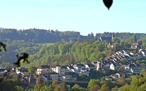 Blick auf Kyllburg von Nordosten, Foto: Thomas Hummel, CC BY-SA 4.0, https://commons.wikimedia.org