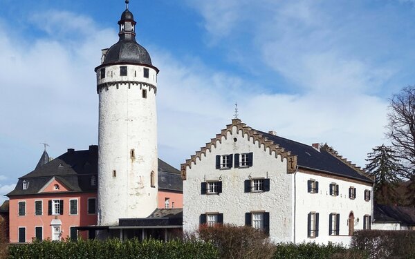 Mechernich, Burg Zievel, Foto: Prof. emeritus Hans Schneider (Geyersberg), Wikimedia Commons, CC BY 4.0