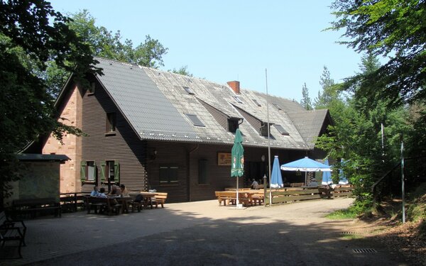 Wanderheim Dicke Eiche (Hauensteiner Hütte), Foto: Steffen 962, CC0, https://commons.wikimedia.org