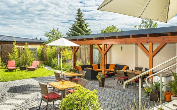 Hotel Sonn Idyll Terrasse, Foto: SONN’IDYLL Hotel & Saunalandschaft, Lizenz: SONN’IDYLL Hotel & Saunalandschaft