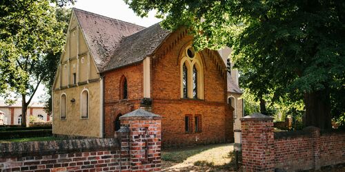 Dorfkirche Nennhausen, Foto: Steven Ritzer, Lizenz: Tourismusverband Havelland e. V.