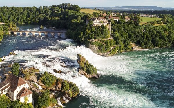 Rheinfall Mittelfelsen, Mühleradhaus, Foto: Schaffhauserland Tourismus, Bruno Sternegg