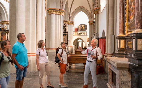 Bonner Münster, Foto: Arno Schatz, Bundesstadt Bonn