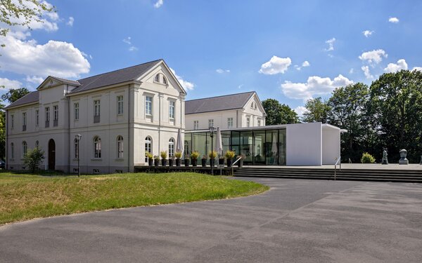 Außenansicht Max Ernst Museum Brühl, Foto: nnette Hiller, LVR-ZMB