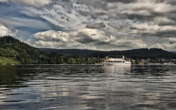 Schiffrundfahrt am Titisee, Foto: Evgeny L., CC BY-SA 3.0, https://commons.wikimedia.org