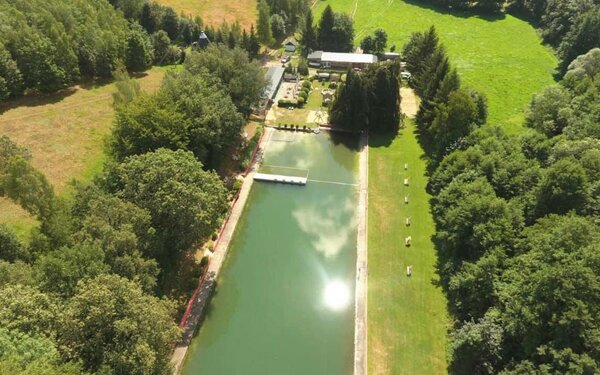 Freibad Naundorf, Bad von oben, Foto: Florian Appler