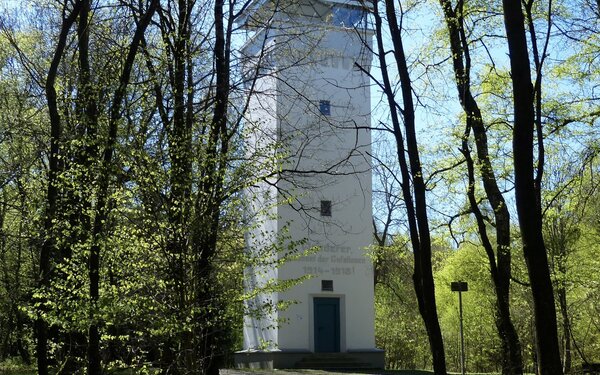 Wienhagener Turm im Frühling, Foto: Marlen Vedder