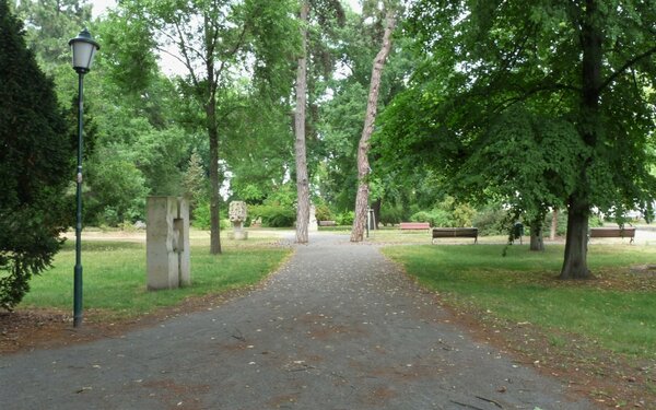 Blick in den Park, Foto: Charis Soika, Lizenz: Tourismusverband Lausitzer Seenland e.V.