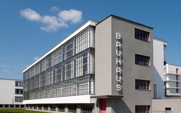 Bauhausgebäude von Walter Gropius  Stiftung Bauhaus Dessau/Christoph Petras