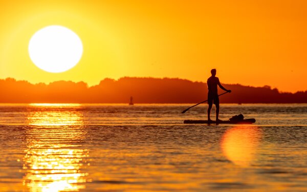 SUP-Surfer auf dem Wasser, Foto: Pixabay