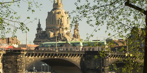 Ansicht mit Augustusbrücke, Frauenkirche, Sekundogenitur, Foto: Sven Döring (DML-BY)