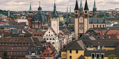 Prunkvolle Architektur und wohltätiger Wein in Würzburg