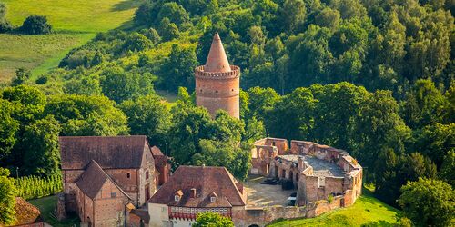 Sieben Berge und eine Burg