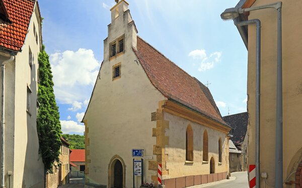 Die Kreuzkapelle in Goßmannsdorf , Foto: Uwe Miethe, Lizenz: DB