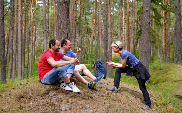 Yvonne Woltanski beim Waldbaden mit Ingo und René, Foto: Martin Flögel