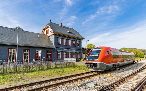 Schwarzatalbahn Bahnhof Rottenbach, Foto: Paul Henschel by PH-Enterprise, Lizenz: Oberweißbacher Berg- und Schwarzatalbahn