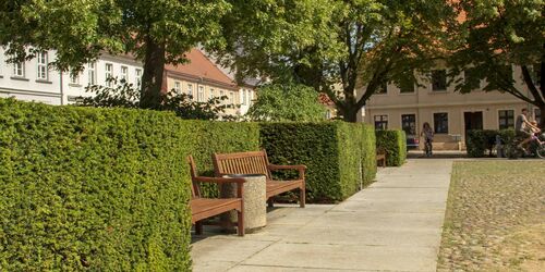 Sonnenplatz auf dem Neuen Markt in Neuruppin, Foto: ScottyScout