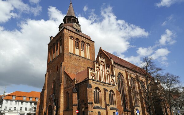 Außenansicht Pfarrkirche St. Marien, Foto: Helga Möbius