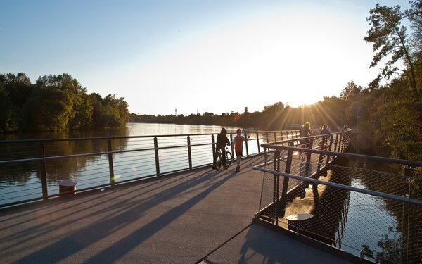 Boulevardsteg am Wöhrder See, Foto: Christine Dierenbach