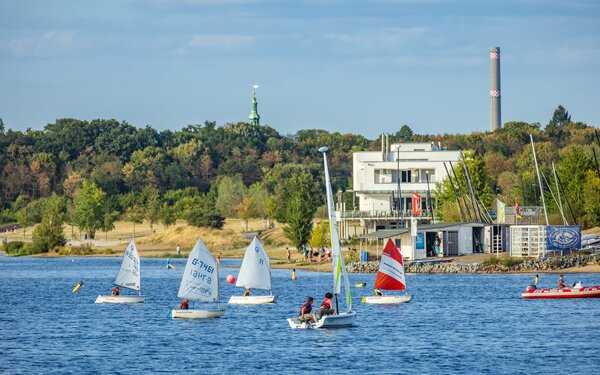 Blick auf den Cospudener See mit Segelbooten, Foto: Pier1 GmbH