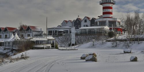 Der LeuchtTurm im Winter, Foto: Kathrin Winkler, Lizenz: Foto: Tourismusverband Lausitzer Seenland e.V.