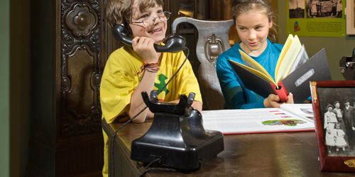 Schreibtisch des Direktors der Ilse Bergbau AG in der Ausstellung Erlebnis Bergbau Seenland in Schloss und Festung Senftenberg , Foto: Nada Quenzel, Lizenz: Tourismusverband Lausitzer Seenland e.V.