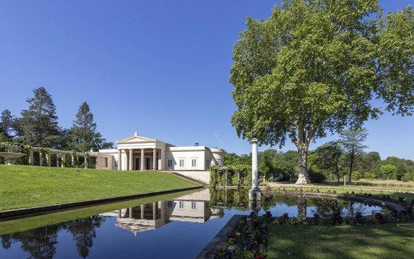 Schloss Charlottenhof im Park Sanssouci, Foto: André Stiebitz, Lizenz: SPSG/PMSG