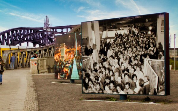 Bösebrücke Grenzbergang Bornholmer Straße, Foto: Friedel Kantaut, Lizenz: tic (Kultur und Tourismusmarketing Berlin-Pankow)