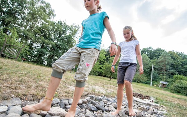 Barfusspfad Sellnitz, Foto: Florian Trykowski, Lizenz: Tourismusverband Sächsische Schweiz e.V.