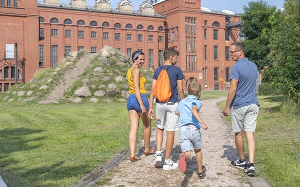 Familienspaß auf dem Außengelände, Foto: Nada Quenzel, Lizenz: Tourismusverband Lausitzer Seenland e.V.