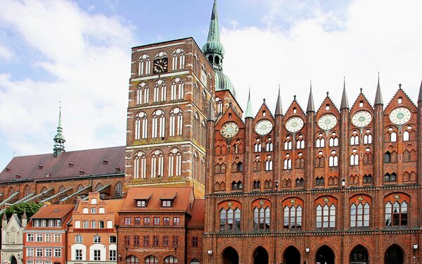 Rathaus und Nikolaikirche Stralsund, Foto: Siegfried Mayska