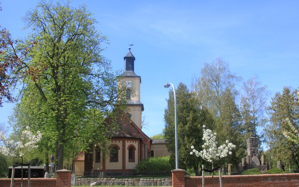 Dorfkirche Wustrau, Foto: Rohrberg & Steyer, Lizenz: ScottyScout