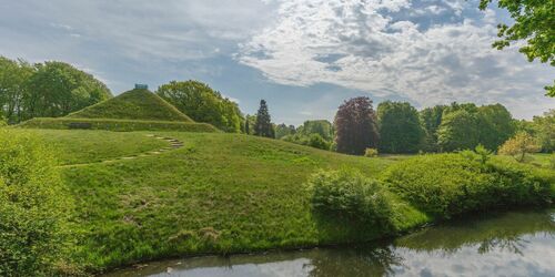 Kunst im Kraftwerk, Pyramiden im Park 